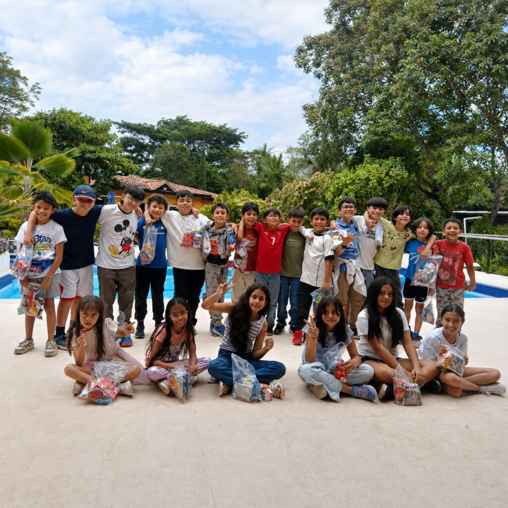 Estudiantes de cuarto a sexto grado del Gimnasio San Angelo participando en actividades de inmersión en inglés junto a sus docentes durante el Star Camp Villeta 2026.